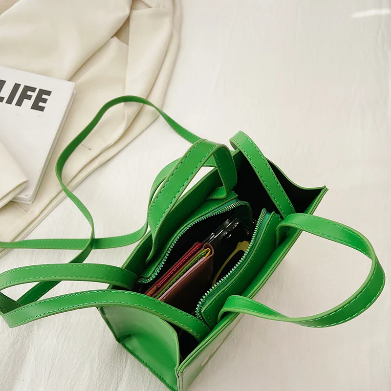 Alya Vagabond Shoulder Bag - Image 12