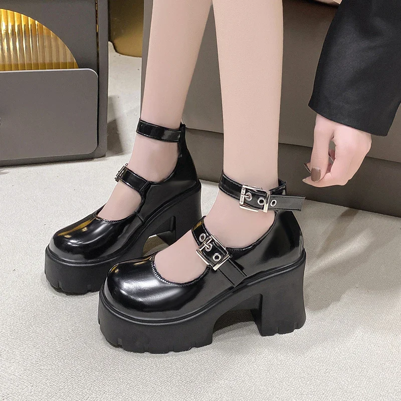 Anzia Platform Sandals - Image 4