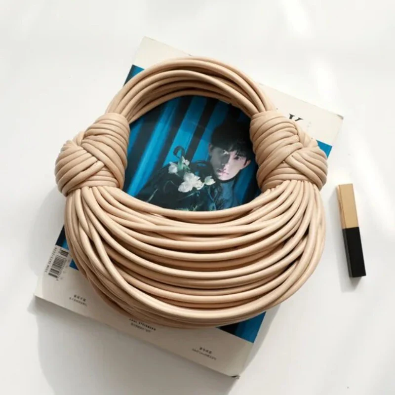 Cleopa Knotted Handbag - Image 6