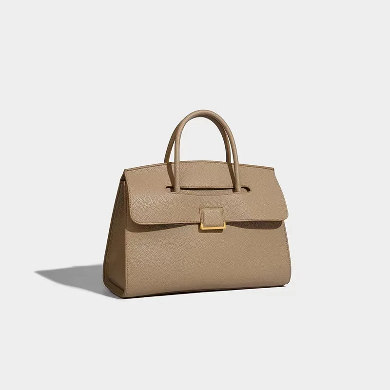 Elegance Noir Handbag - Image 3