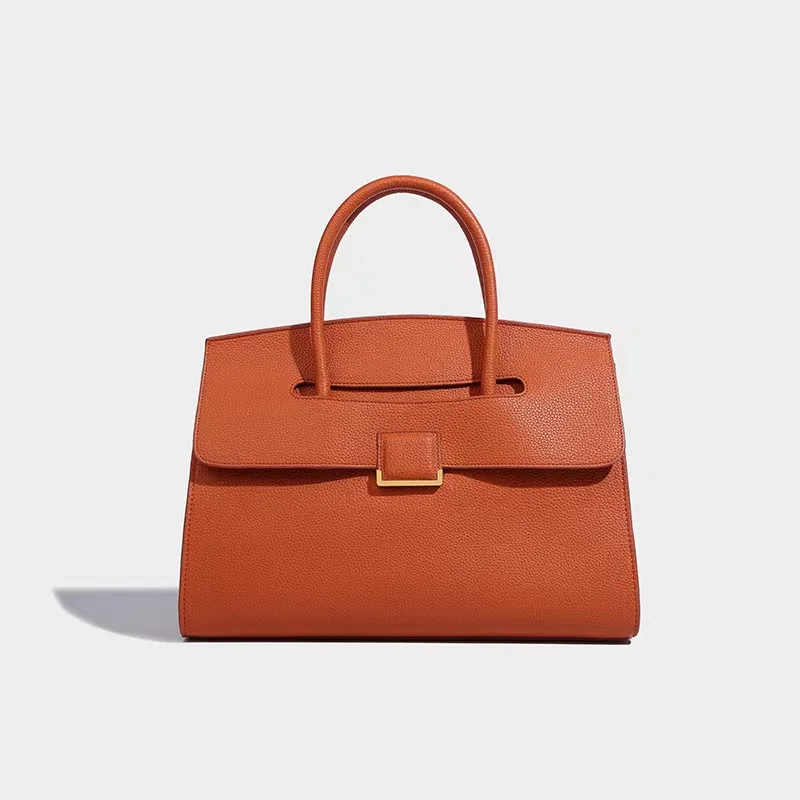 Elegance Noir Handbag - Image 4