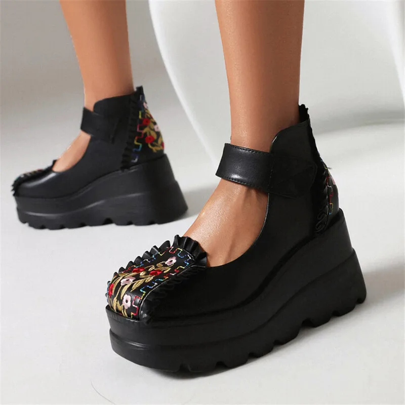 Embroidered Rebel Sandals - Image 3