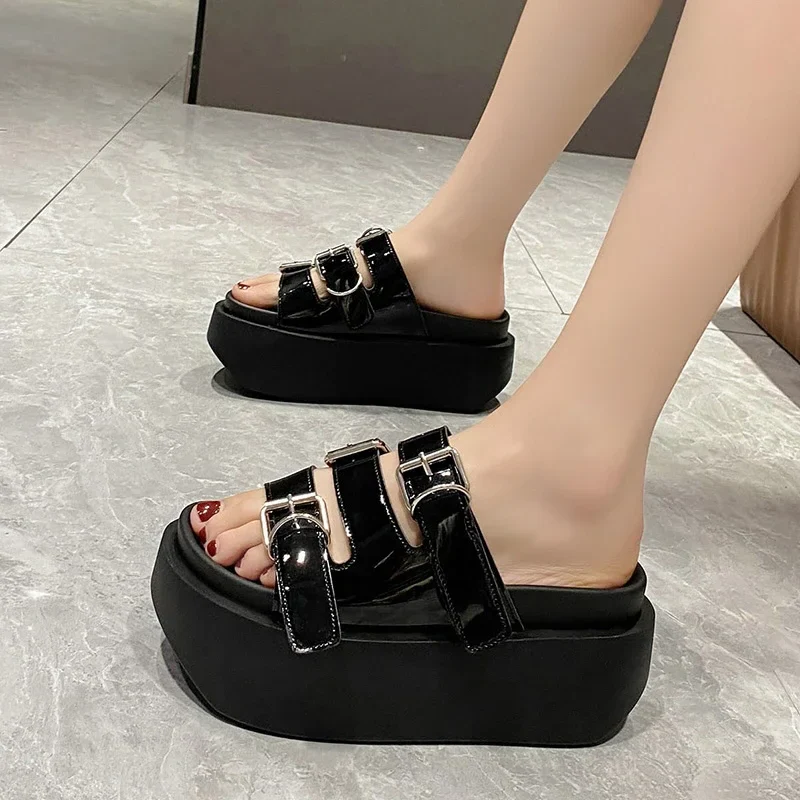 FinFling Chunky Slippers - Image 5