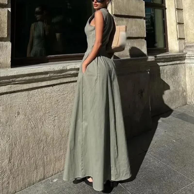 Gisele's Glamorous Long Dress - Image 3