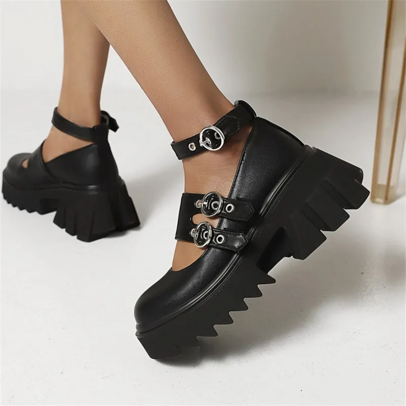 Gothic Vanguard Sandals - Image 5
