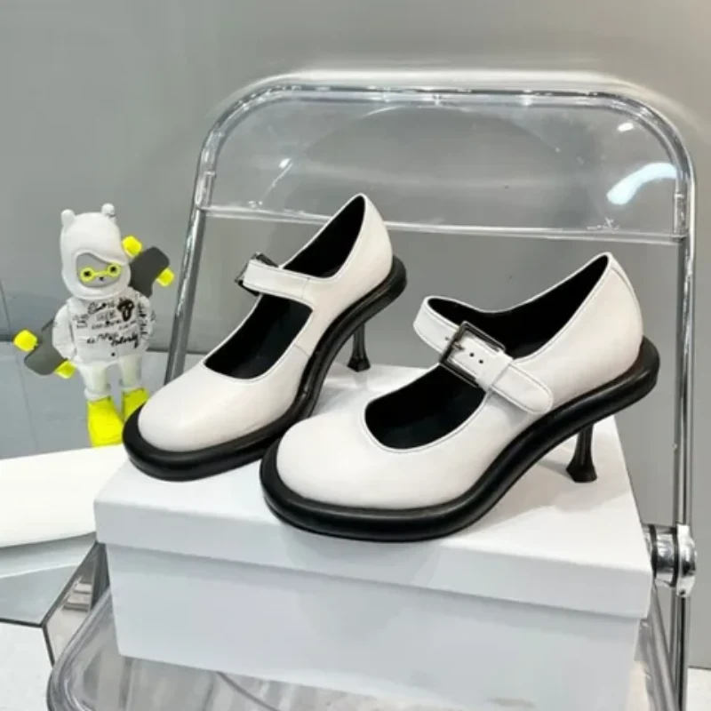 Greta Round Heels - Image 4