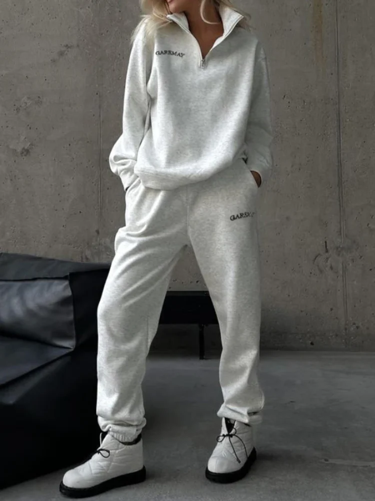 LoungeZip Classic Tracksuit - Image 3