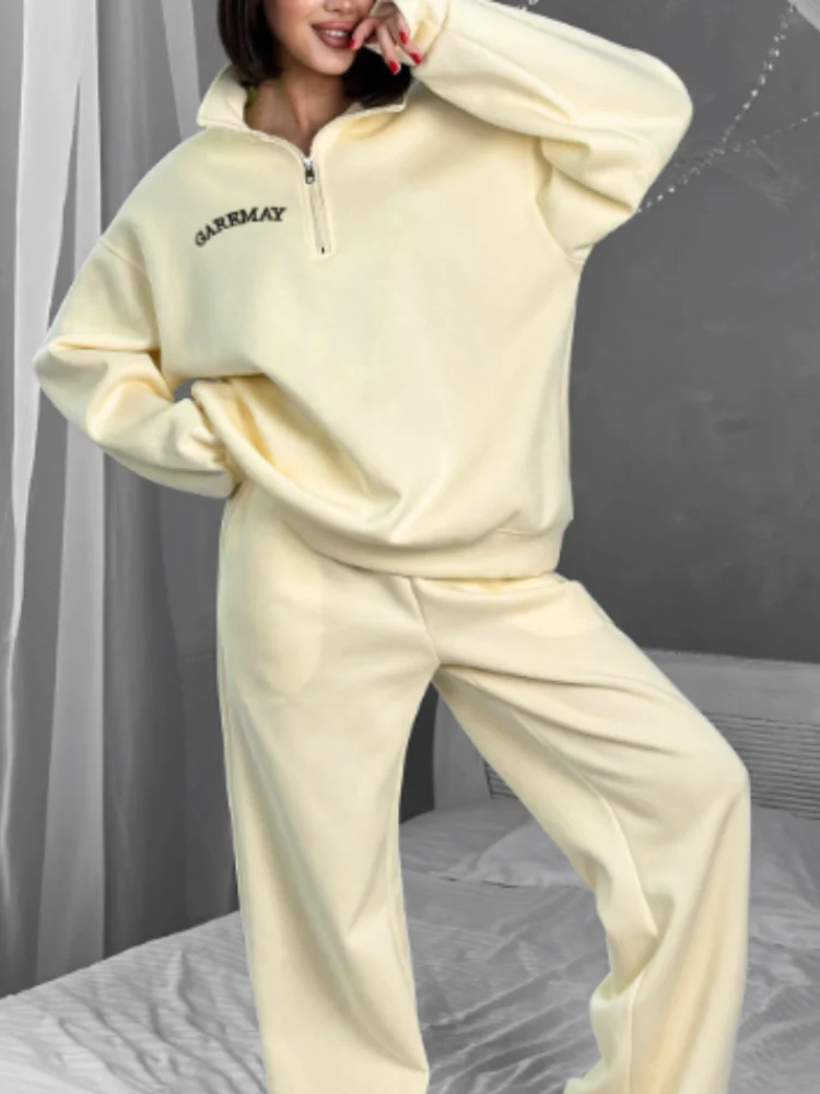 LoungeZip Classic Tracksuit - Image 5