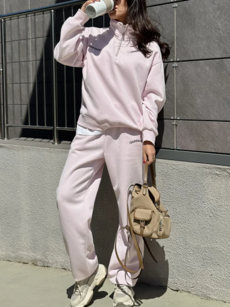 LoungeZip Classic Tracksuit - Image 6