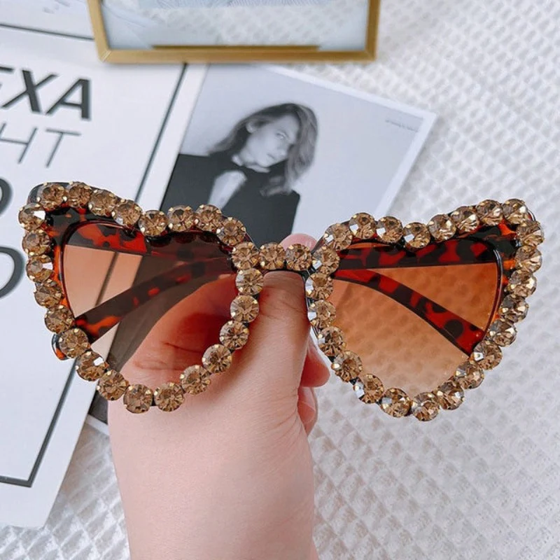 Luminous Heart Vintage Sunnies - Image 15