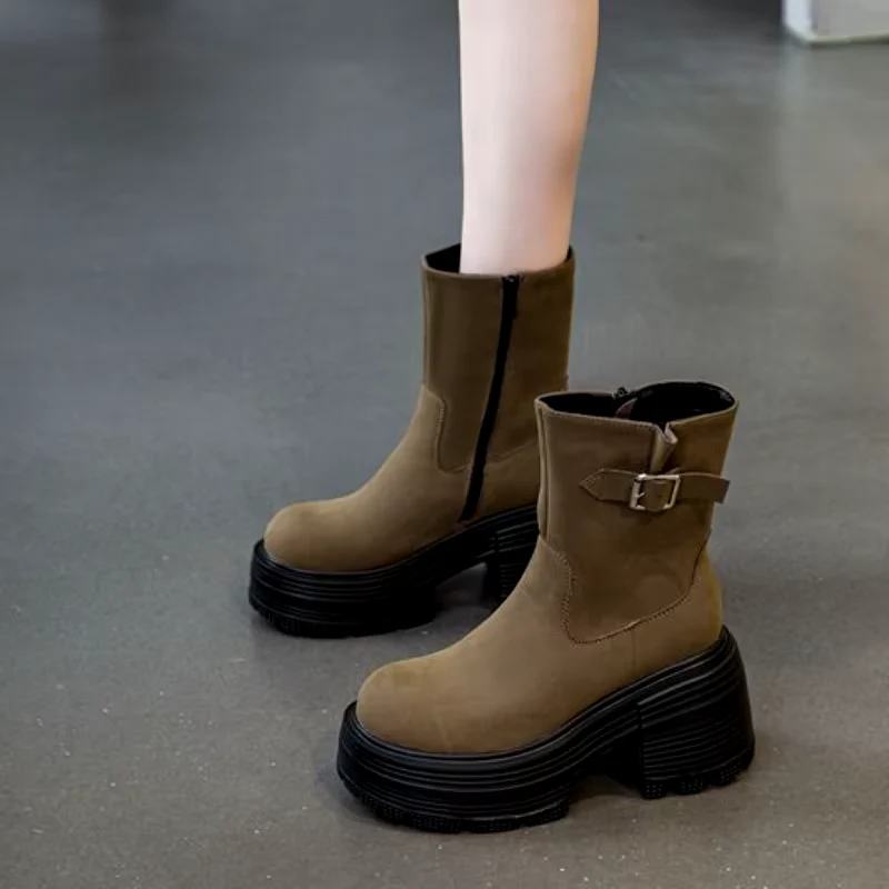 Minimalist Luxe Ankle Boots - Image 4