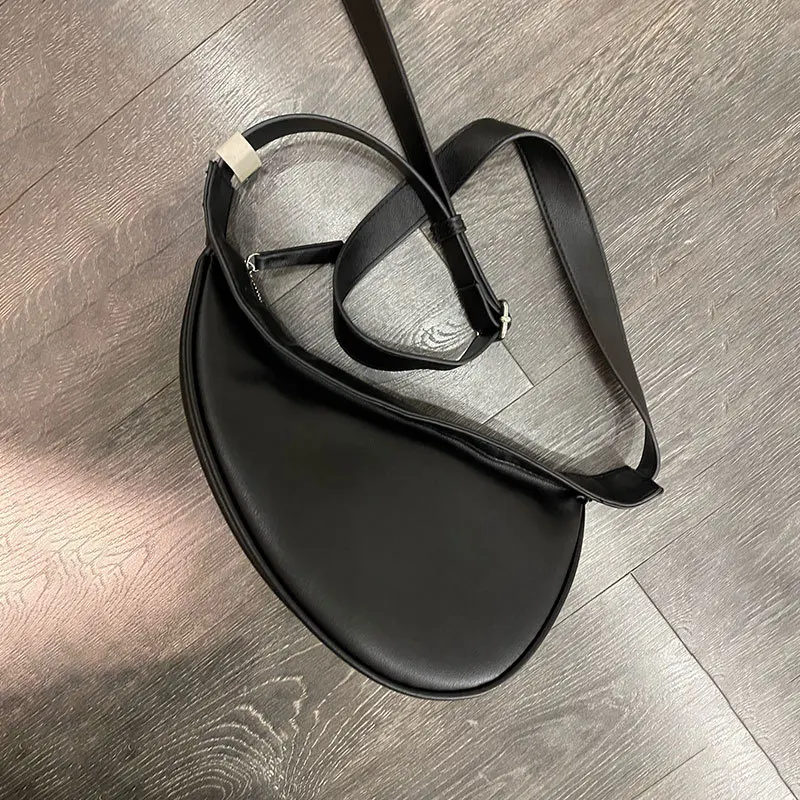Moon Shoulder Bag - Image 6