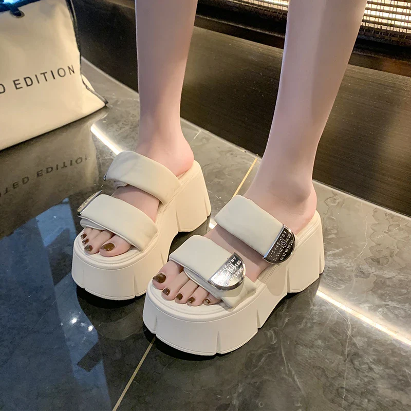 PuffyClasp D-Lux Slippers - Image 3