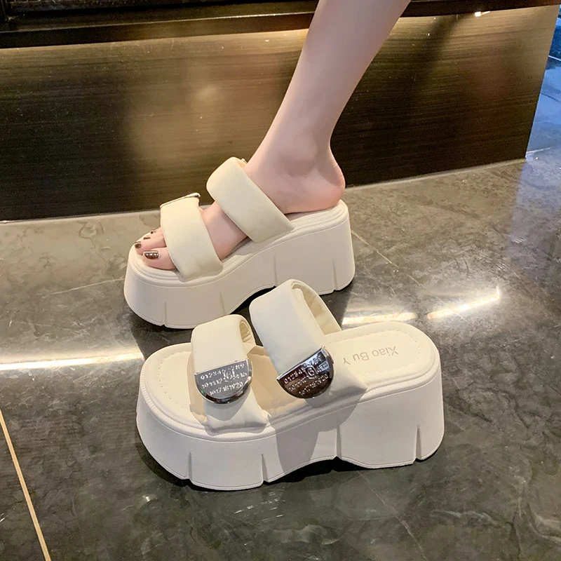 PuffyClasp D-Lux Slippers - Image 5