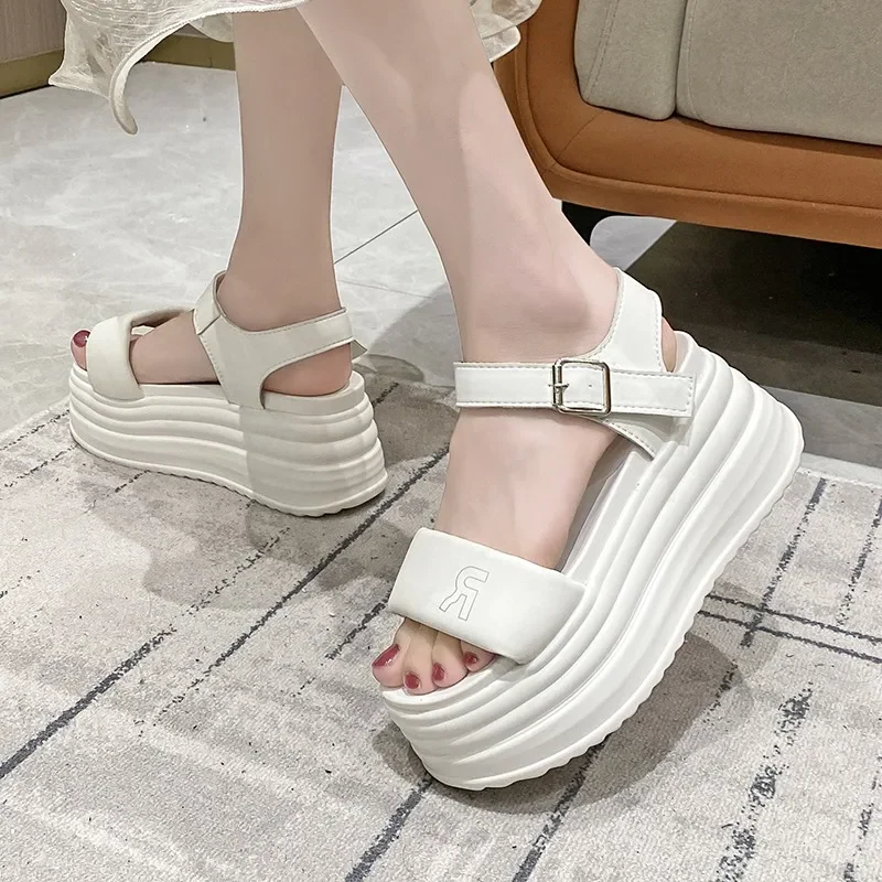 RetroRelax Chunky Sandals - Image 3