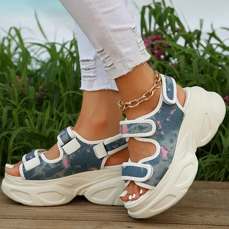 Sandy Trendy Platform Sandals - Image 3