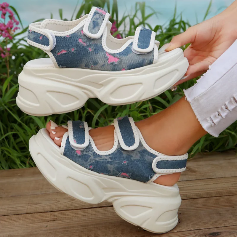 Sandy Trendy Platform Sandals - Image 5