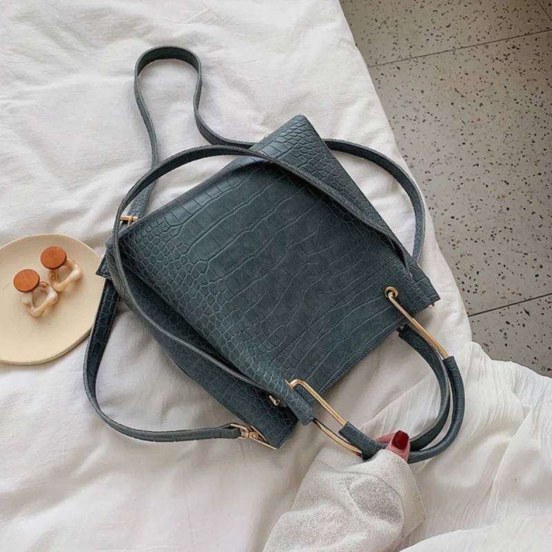 Servente Shoulder Bag - Image 4