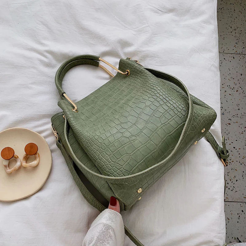 Servente Shoulder Bag - Image 7