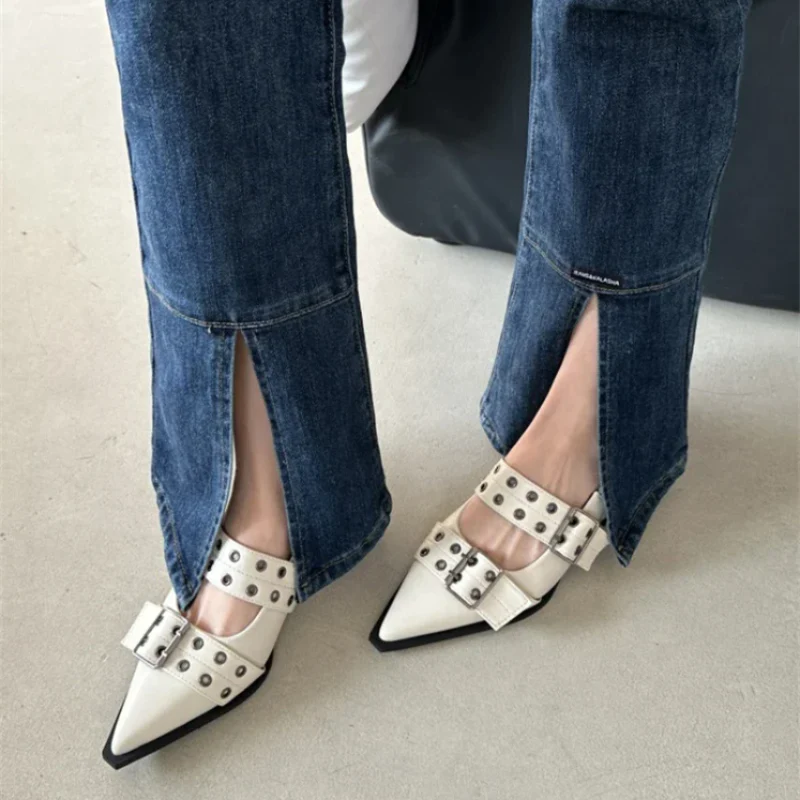 Suzzie Vintage Sandals - Image 3