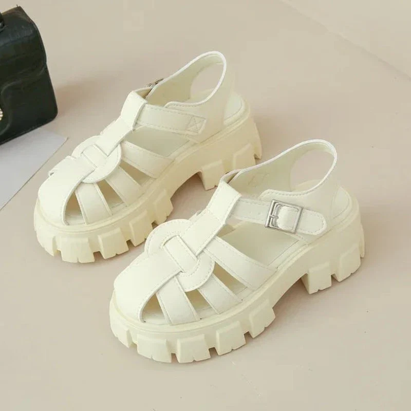 Veneto Roman Platform Sandals - Image 3