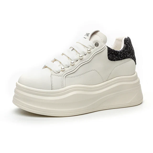 VersaStyle HydroStep Sneakers - Image 3