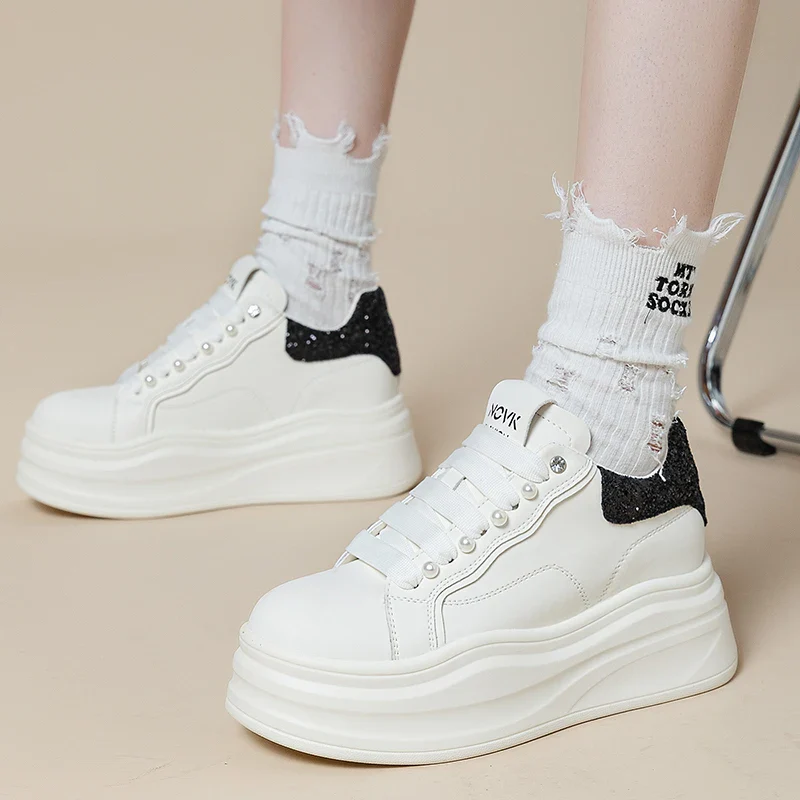 VersaStyle HydroStep Sneakers - Image 6