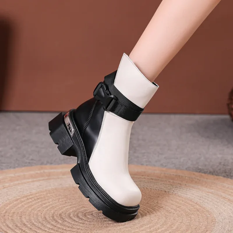 Vogue Voyager Boots - Image 3